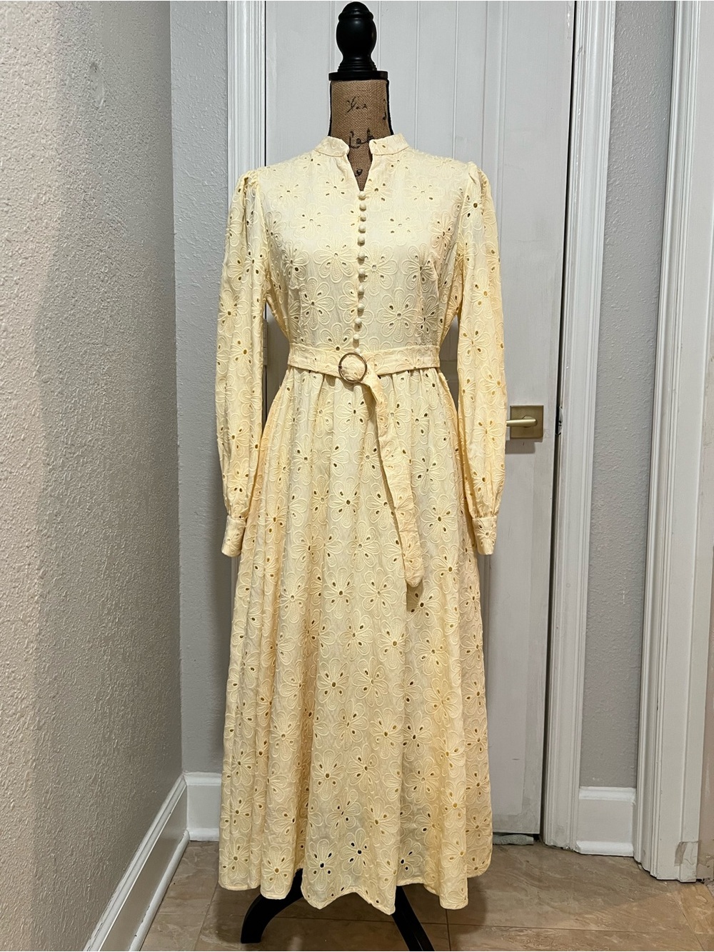 NWOT MOTF yellow Eyelet Long Sleeve Midi Dress with Belt